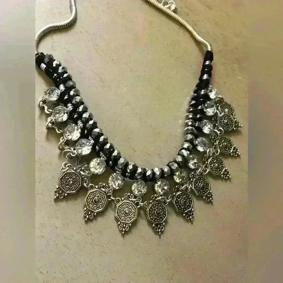 beautiful silver-tone necklace - Picture 5 of 5